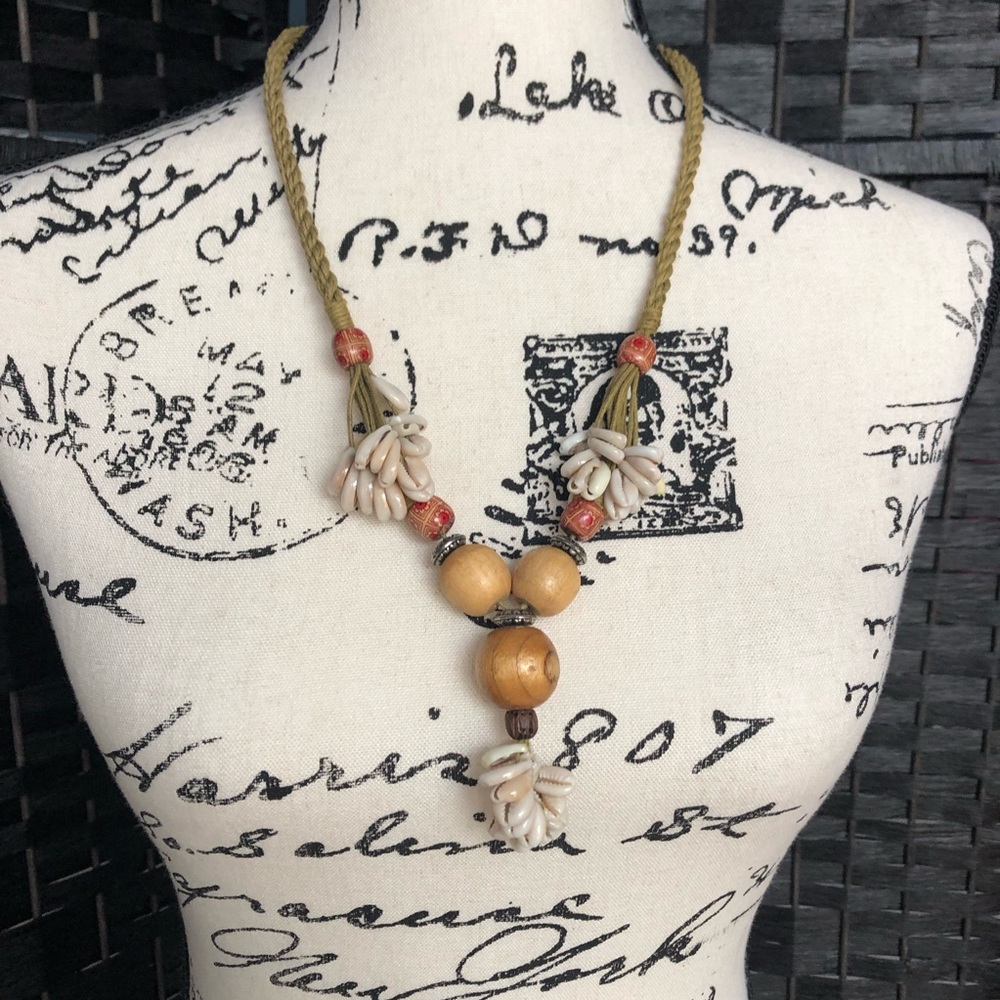 Seashell Chunky Statement Necklace - image 1